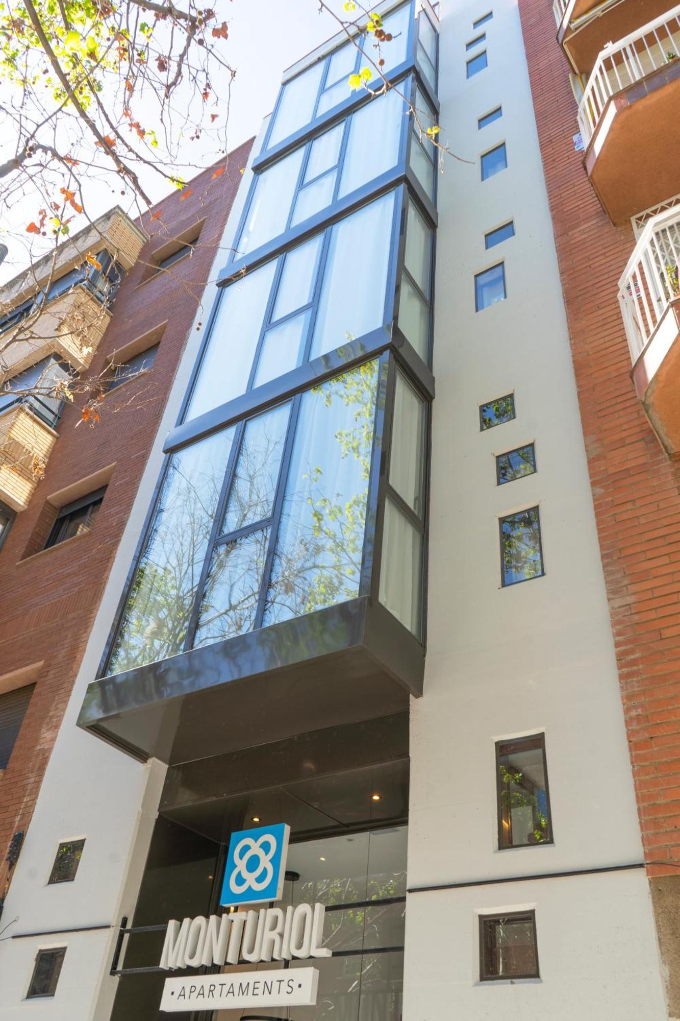 Monturiol Apartaments Barcelona Bagian luar foto