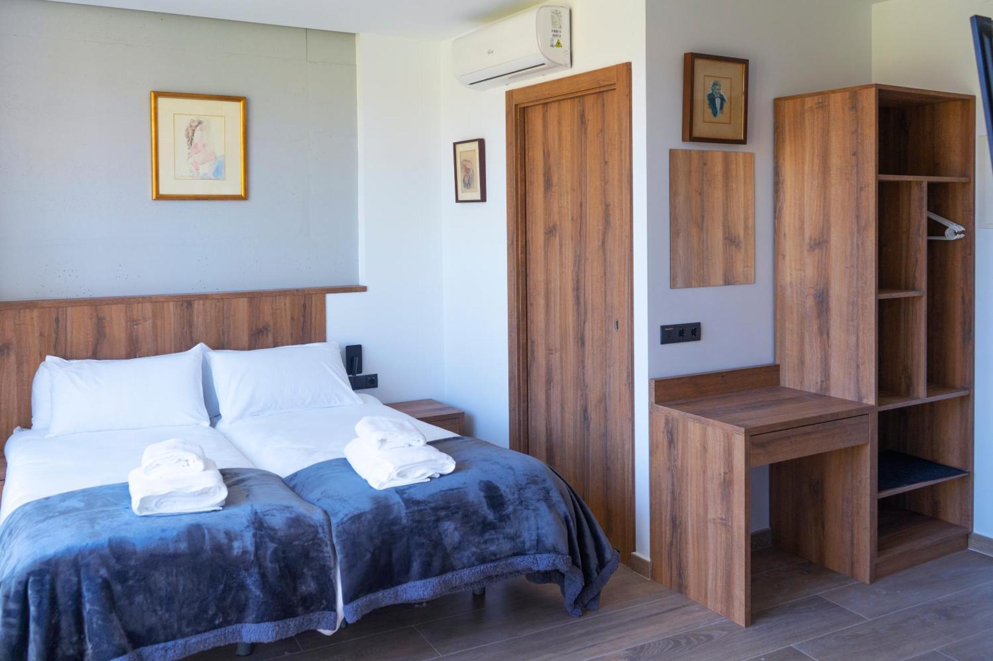 Monturiol Apartaments Barcelona Bagian luar foto