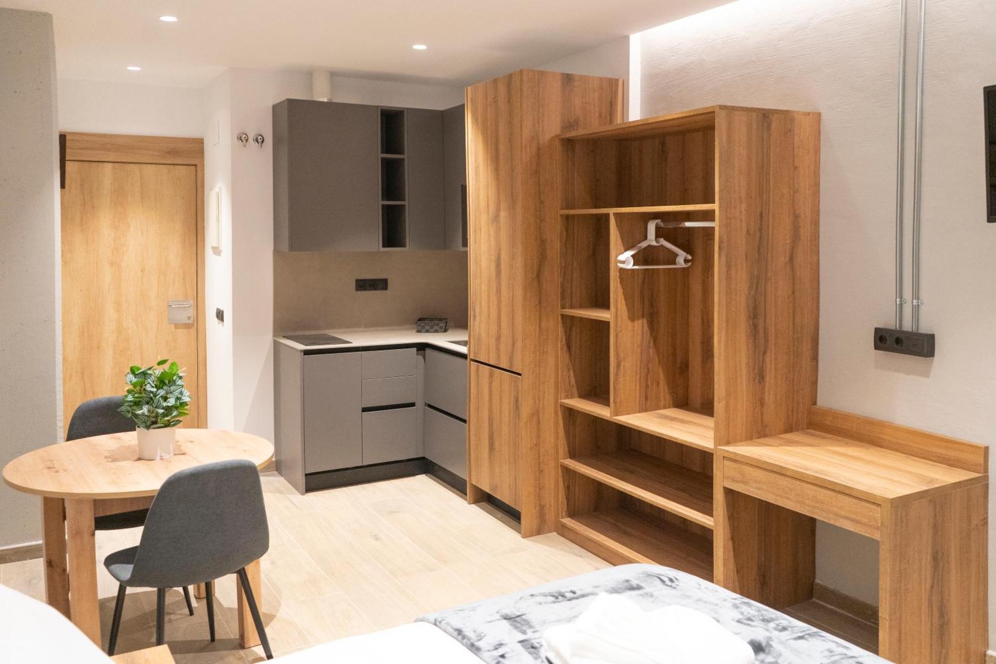 Monturiol Apartaments Barcelona Bagian luar foto