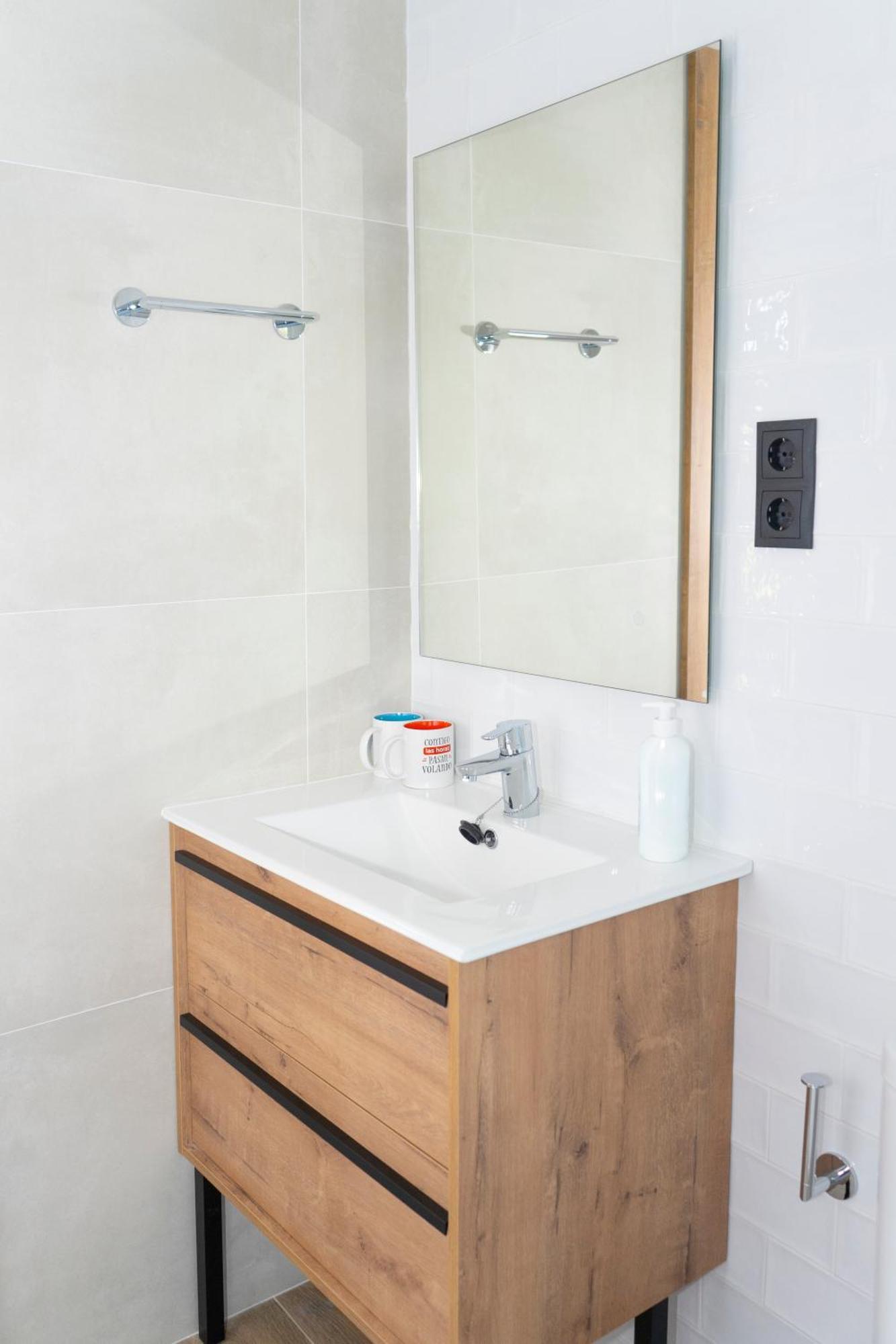 Monturiol Apartaments Barcelona Bagian luar foto